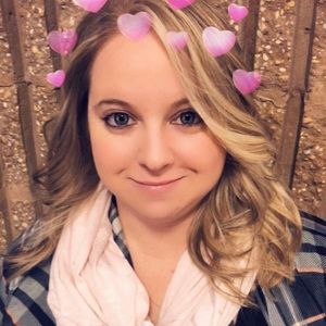 Meet your Posher, Lauren